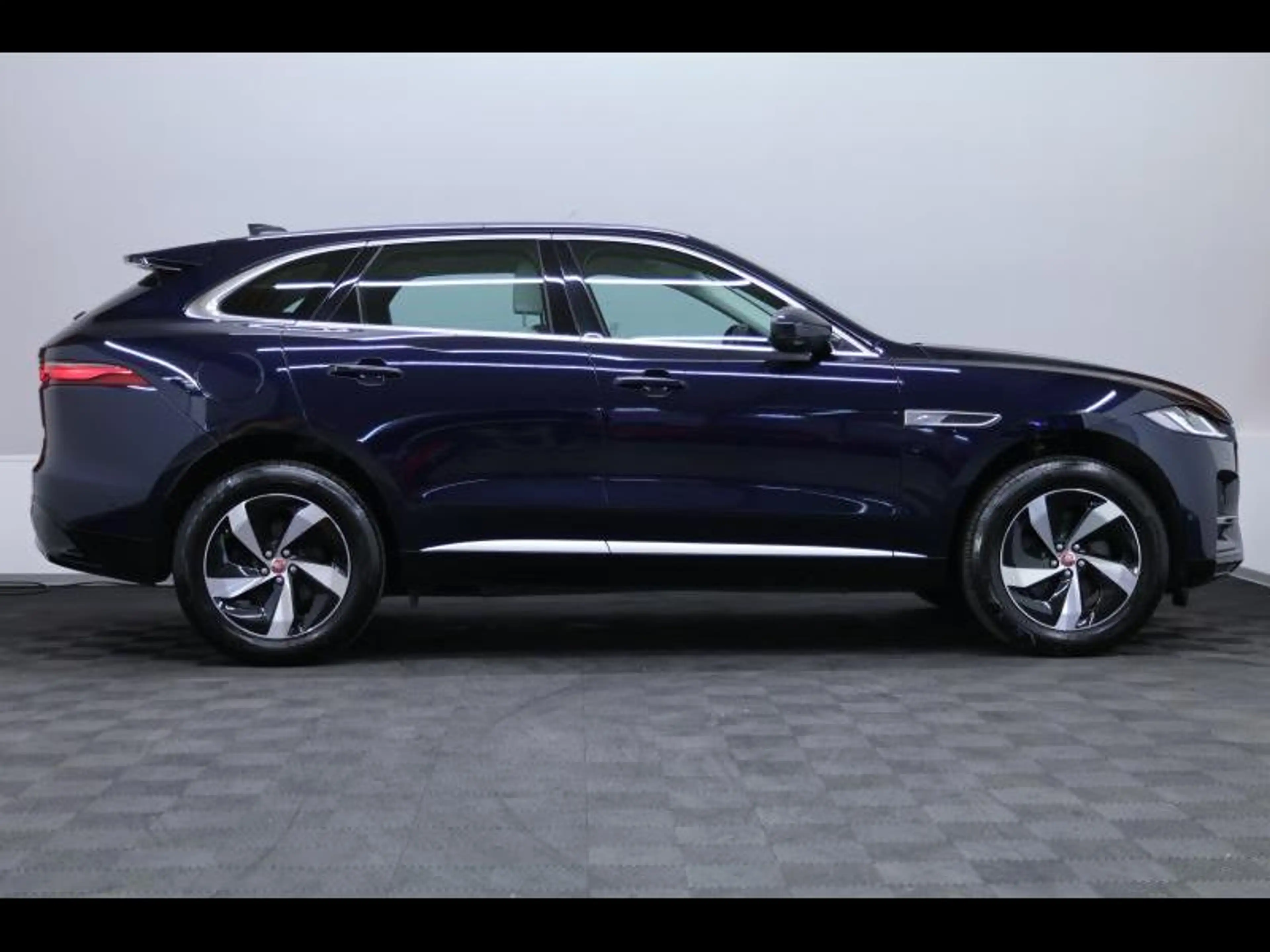Jaguar F-Pace D165 R-Dynamic S AWD Auto — photo 3