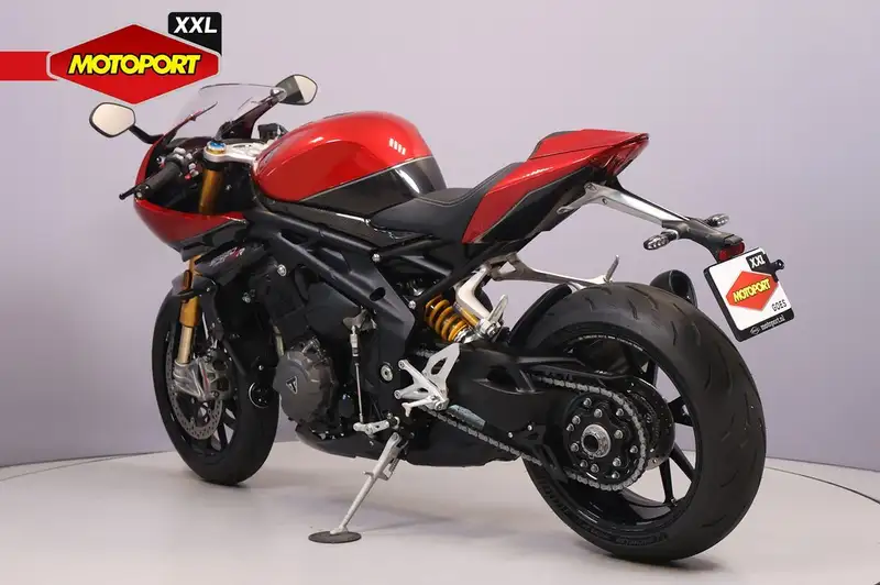Triumph Speed Triple 1200 RR - foto 6