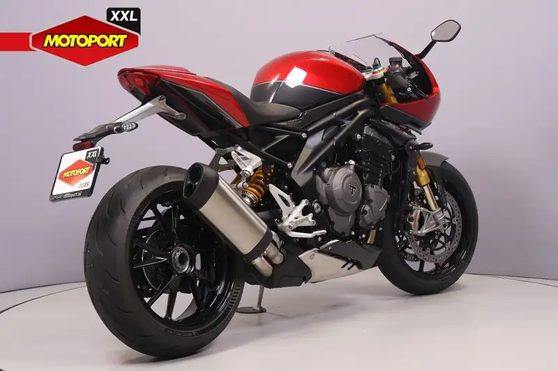 Triumph Speed Triple 1200 RR - foto 3