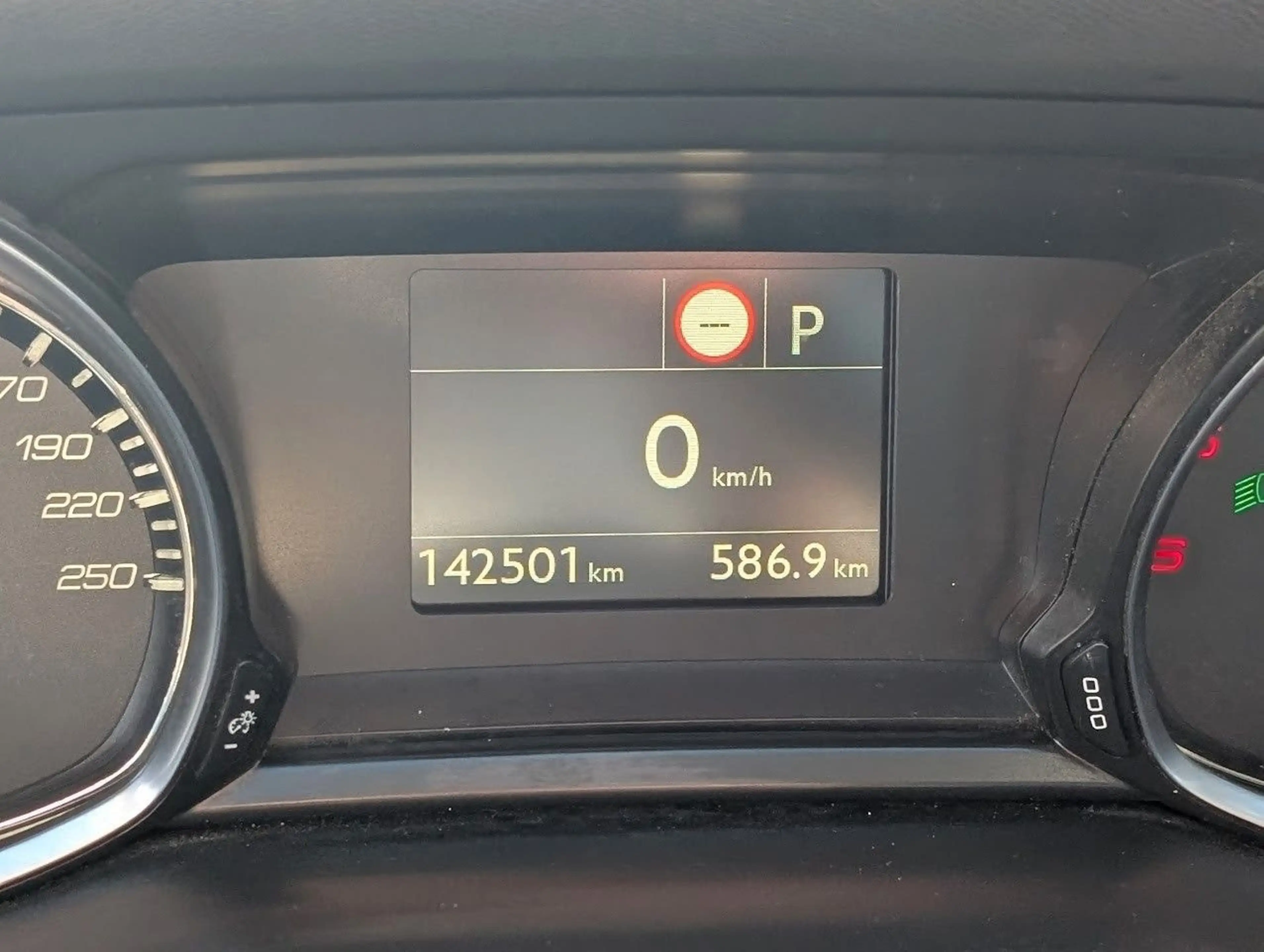 Peugeot 308 308 SW 1.5 Blue-HDi Active Business Automatik — photo 15