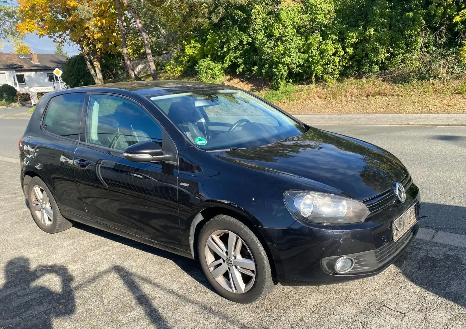 Volkswagen Golf VI Lim. 1.6 TDI Match Schwarz - 1