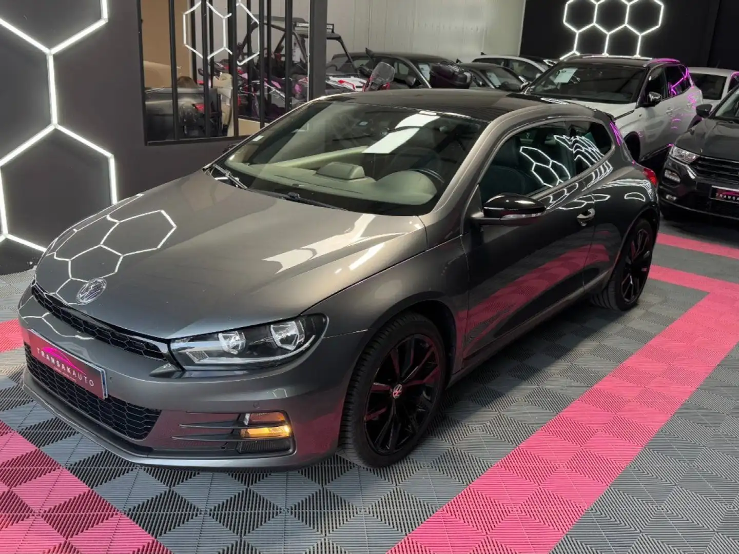 Volkswagen Scirocco 2.0 TDI 150 ch Série Limitée Black Session ~ CarPl Grijs - 2