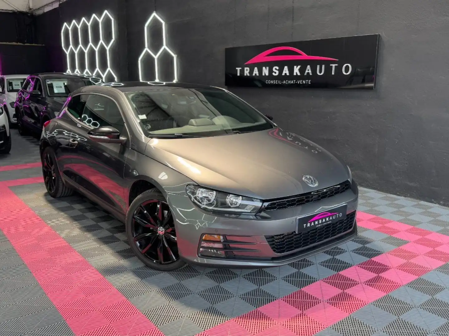 Volkswagen Scirocco 2.0 TDI 150 ch Série Limitée Black Session ~ CarPl Grijs - 1