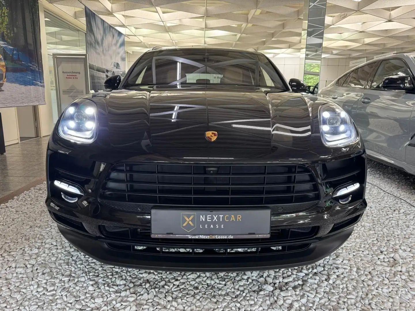 Porsche Macan Basis 18-Wege SurroundView Schwarz - 2
