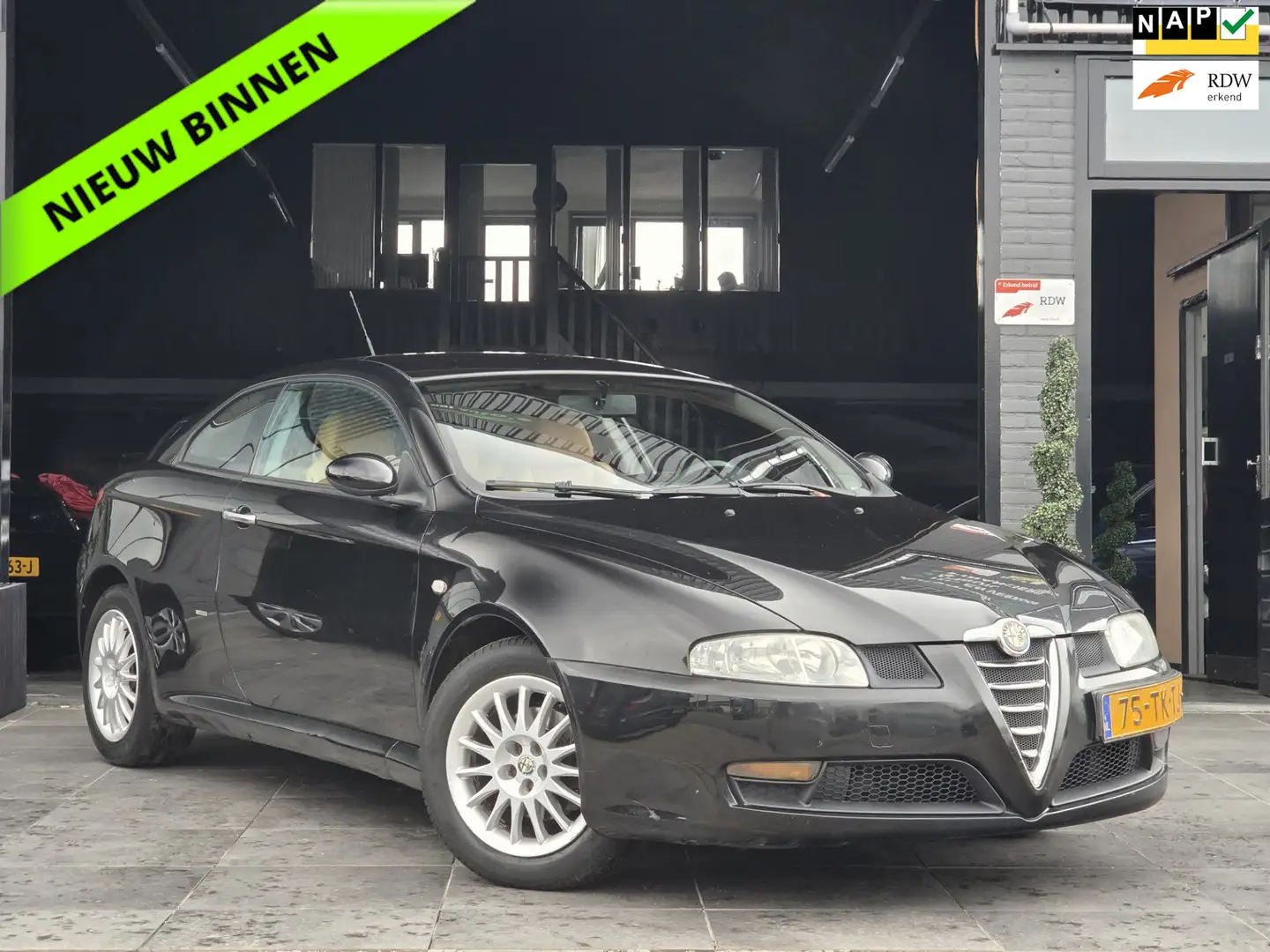 Alfa Romeo GT 1.8 T.Spark Distinctive|Airco|Cruise Control| Zwart - 1