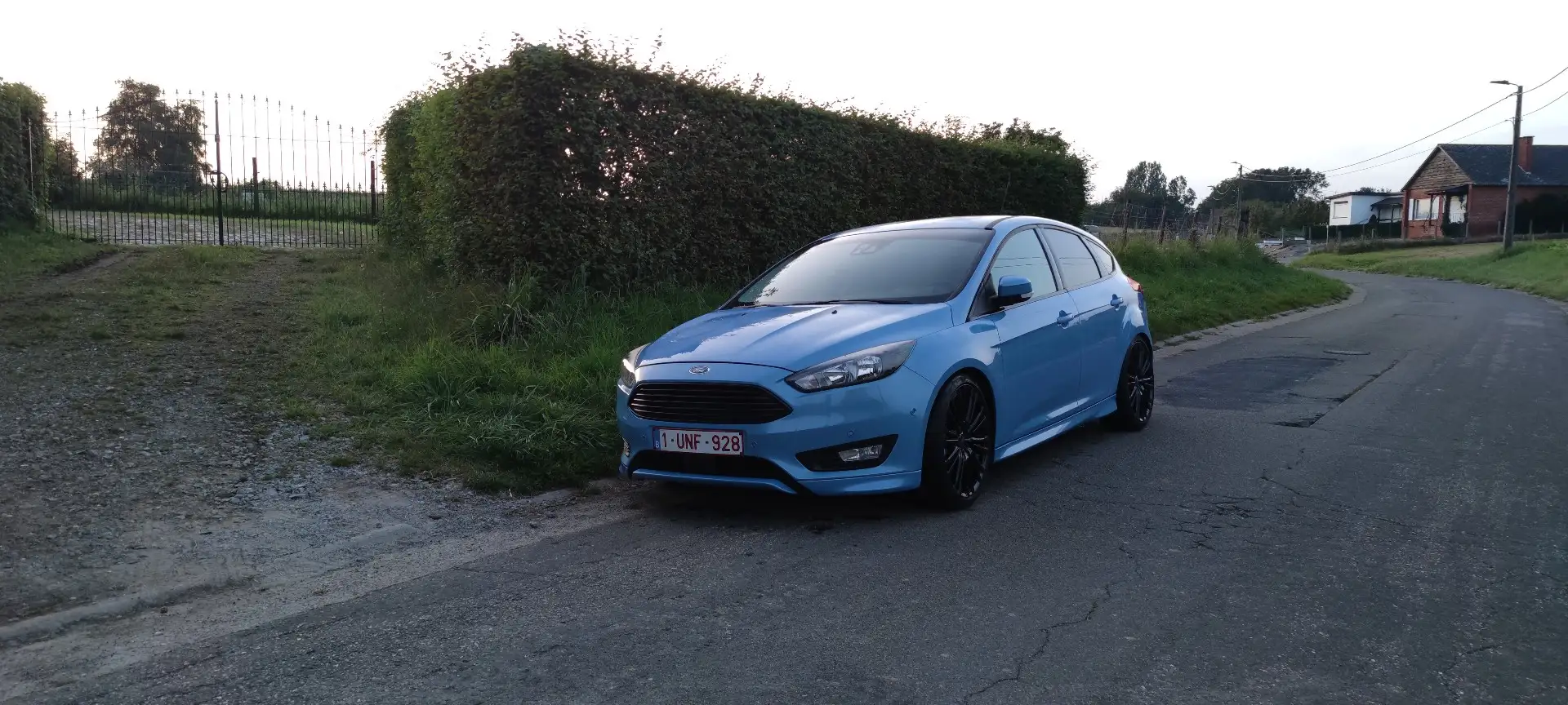 Ford Focus 2.0 TDCi Ford Performance en Winter Pack Blauw - 1