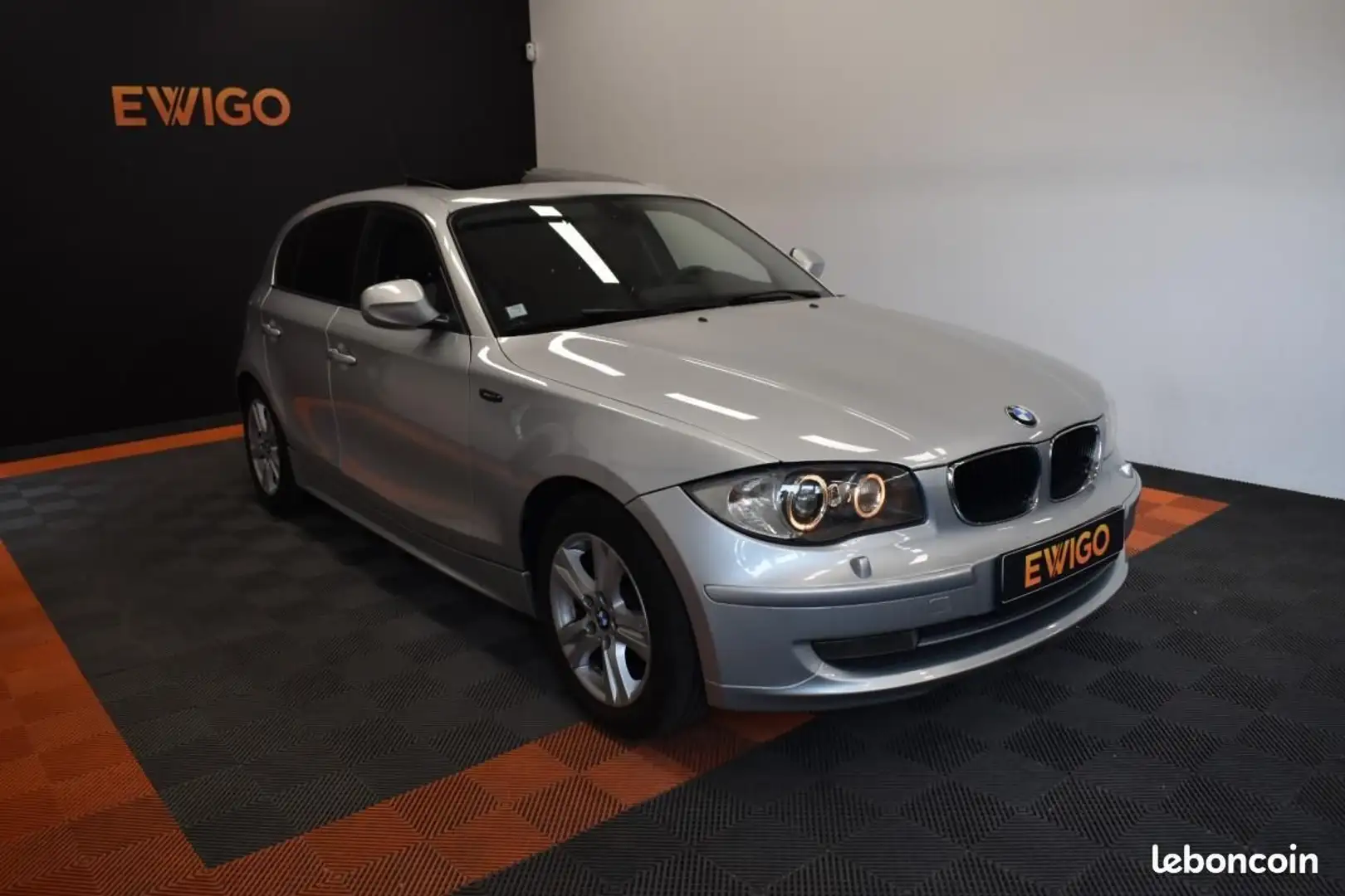 BMW 120 120D 177ch TOIT OUVRANT RADAR GPS LED SIEGES CHAUF Gris - 1