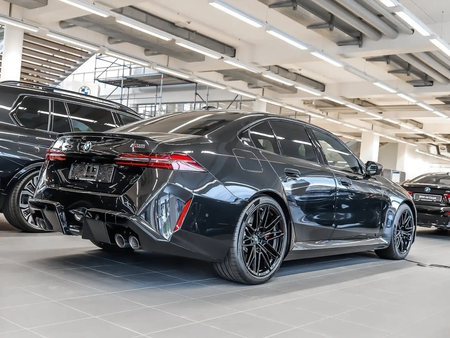 BMW M5 Limousine 0,5% Verst. - Pano + AHK + DAprof. + PAp Zwart - 2