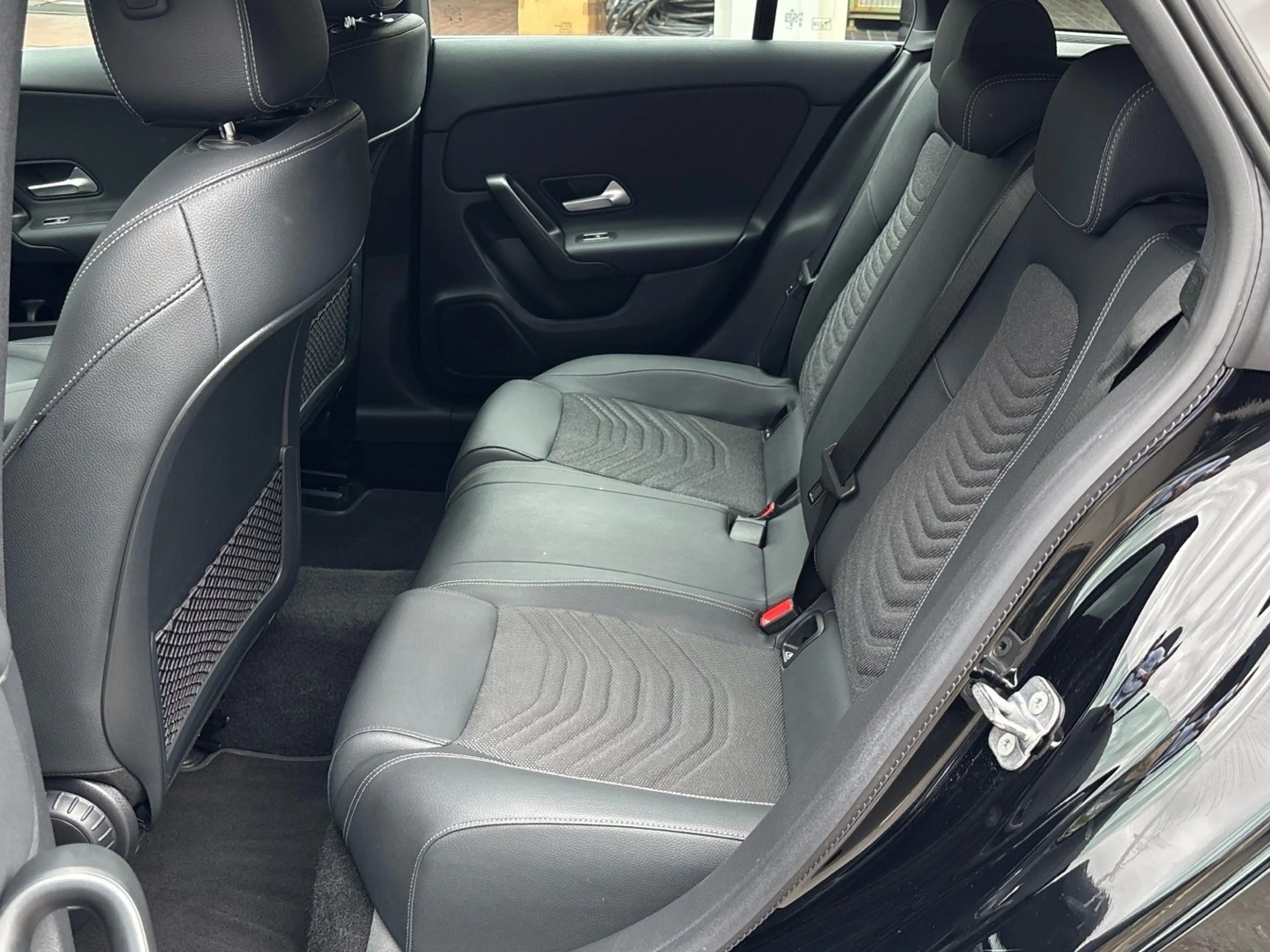 Mercedes-Benz CLA 200 SB LED Kamera MBUX Easy-Pack Lenkradh. — photo 14