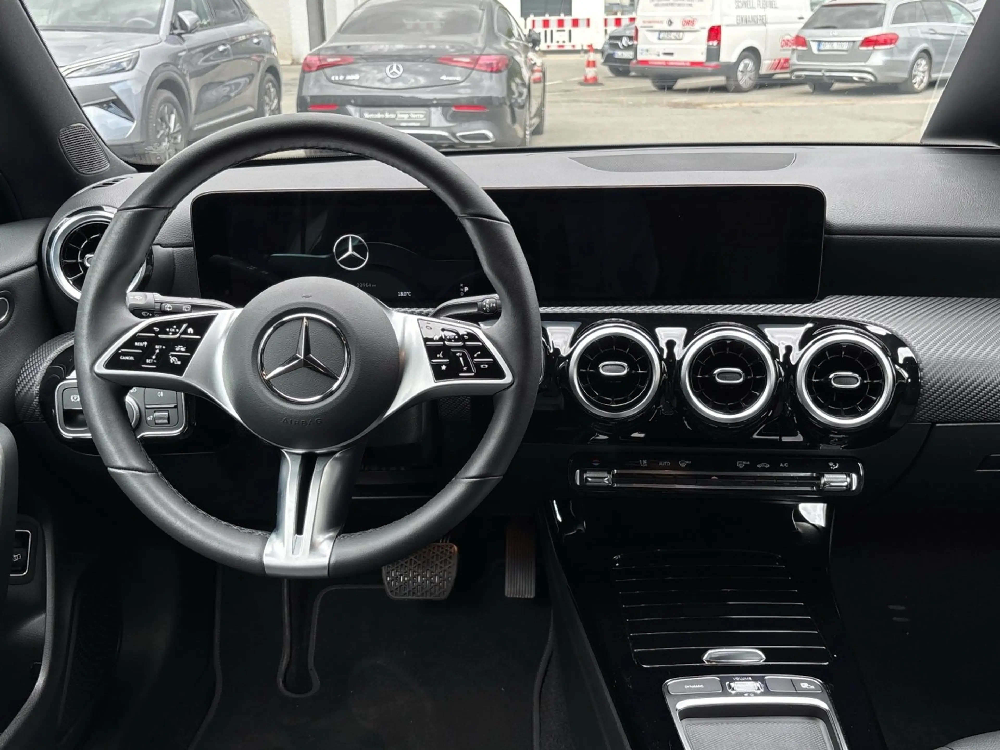 Mercedes-Benz CLA 200 SB LED Kamera MBUX Easy-Pack Lenkradh. — photo 8