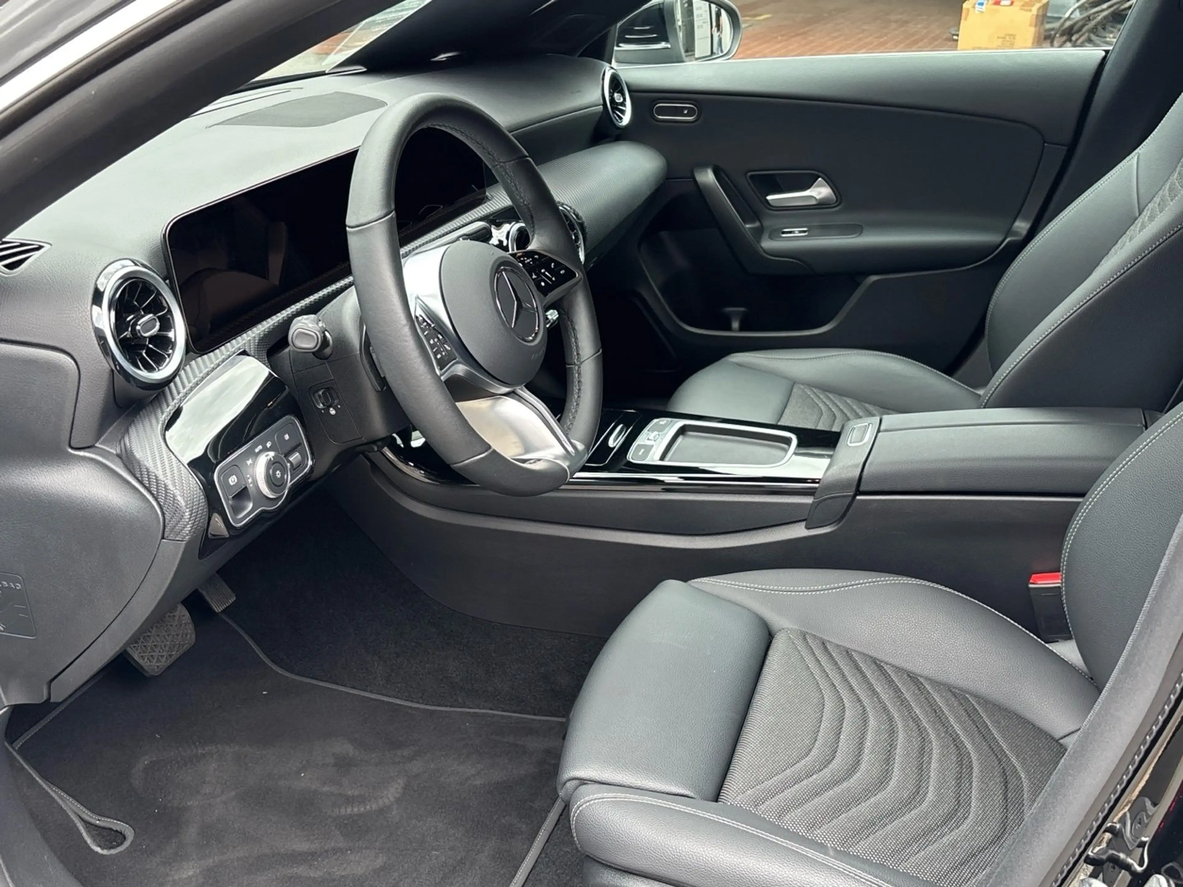 Mercedes-Benz CLA 200 SB LED Kamera MBUX Easy-Pack Lenkradh. — photo 9
