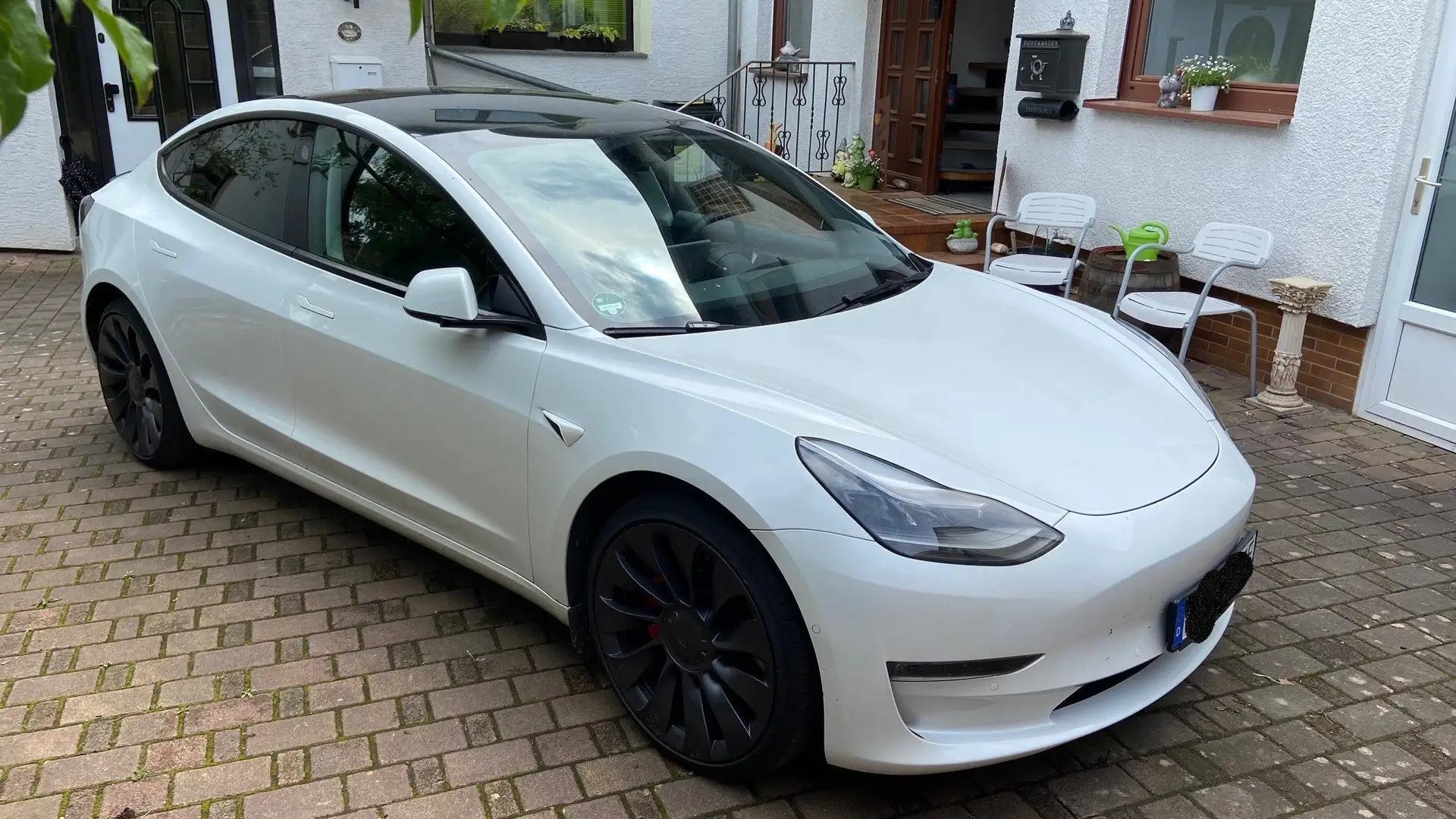 Tesla Model 3 Performance Weiß - 1