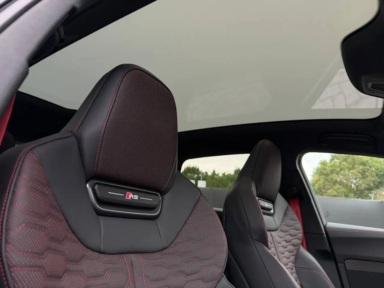 Audi RS5 AVANT TECH PRO SPORTPACK KERAMISCHE REMMEN PANORAMA GEKOELDE ZETELS MASSAGE B&O 360° CAM, миниатюра 13