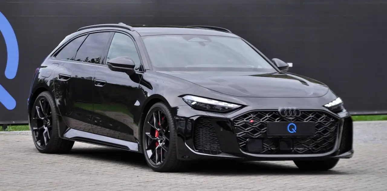 Audi RS5 AVANT TECH PRO SPORTPACK KERAMISCHE REMMEN PANORAMA GEKOELDE ZETELS MASSAGE B&O 360° CAM