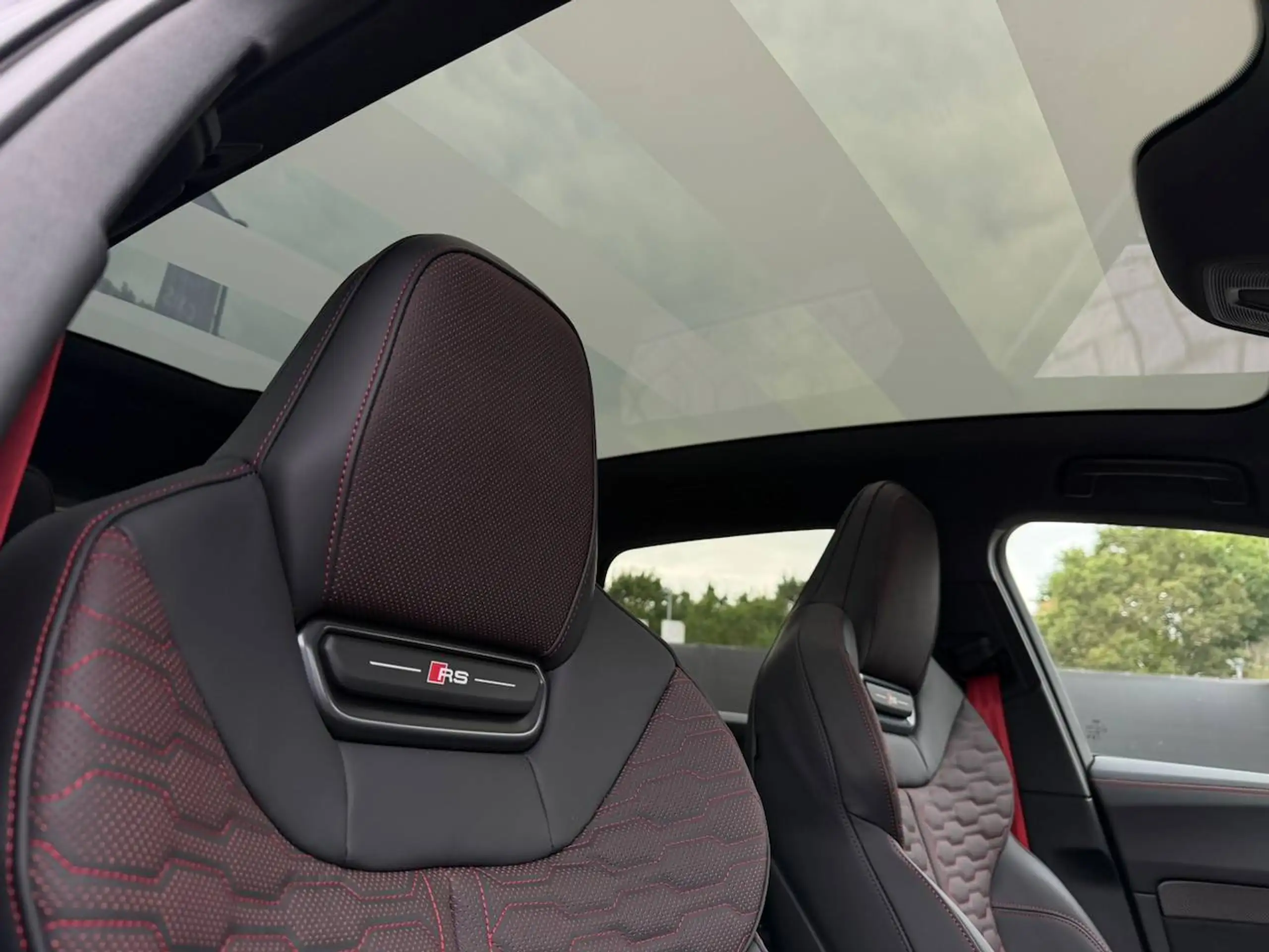 Audi RS5 AVANT BESCHIKBAAR TECH PRO SPORTPACK KERAMISCHE REMMEN PANORAMA GEKOELDE ZETELS MASSAGE B&O 360° CAM — 15/26