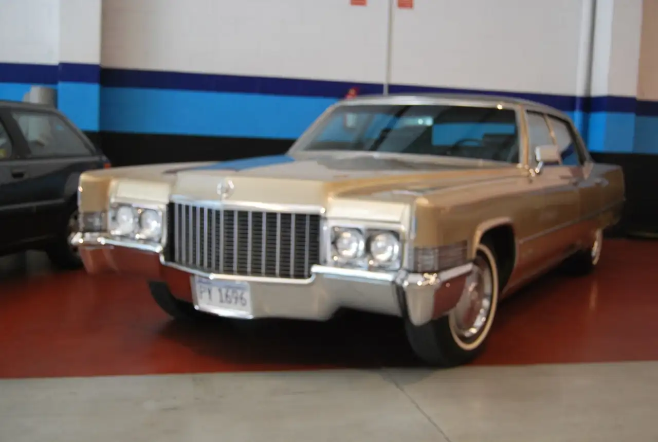 Cadillac Fleetwood Brougham, foto 8