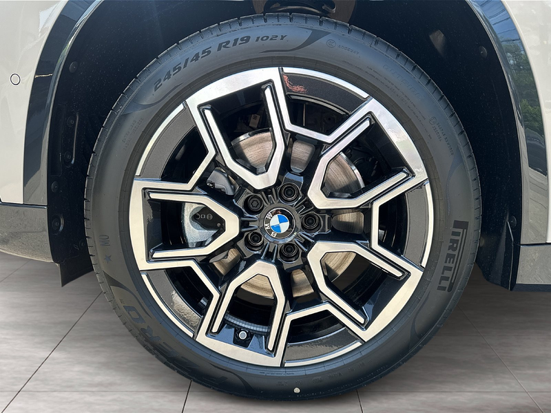 BMW X1 xDrive25e xLine // elektr. Anhängerkupplung // Sit — photo 6