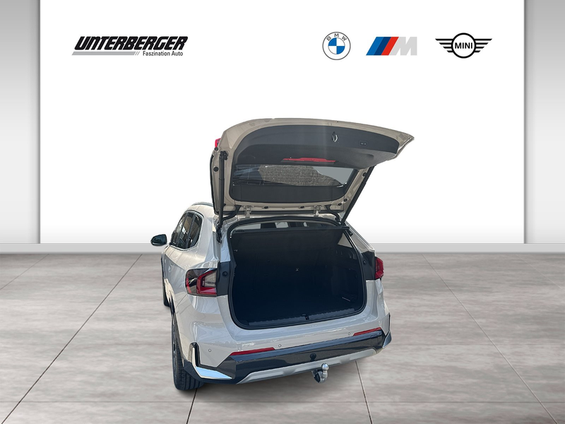 BMW X1 xDrive25e xLine // elektr. Anhängerkupplung // Sit — photo 12