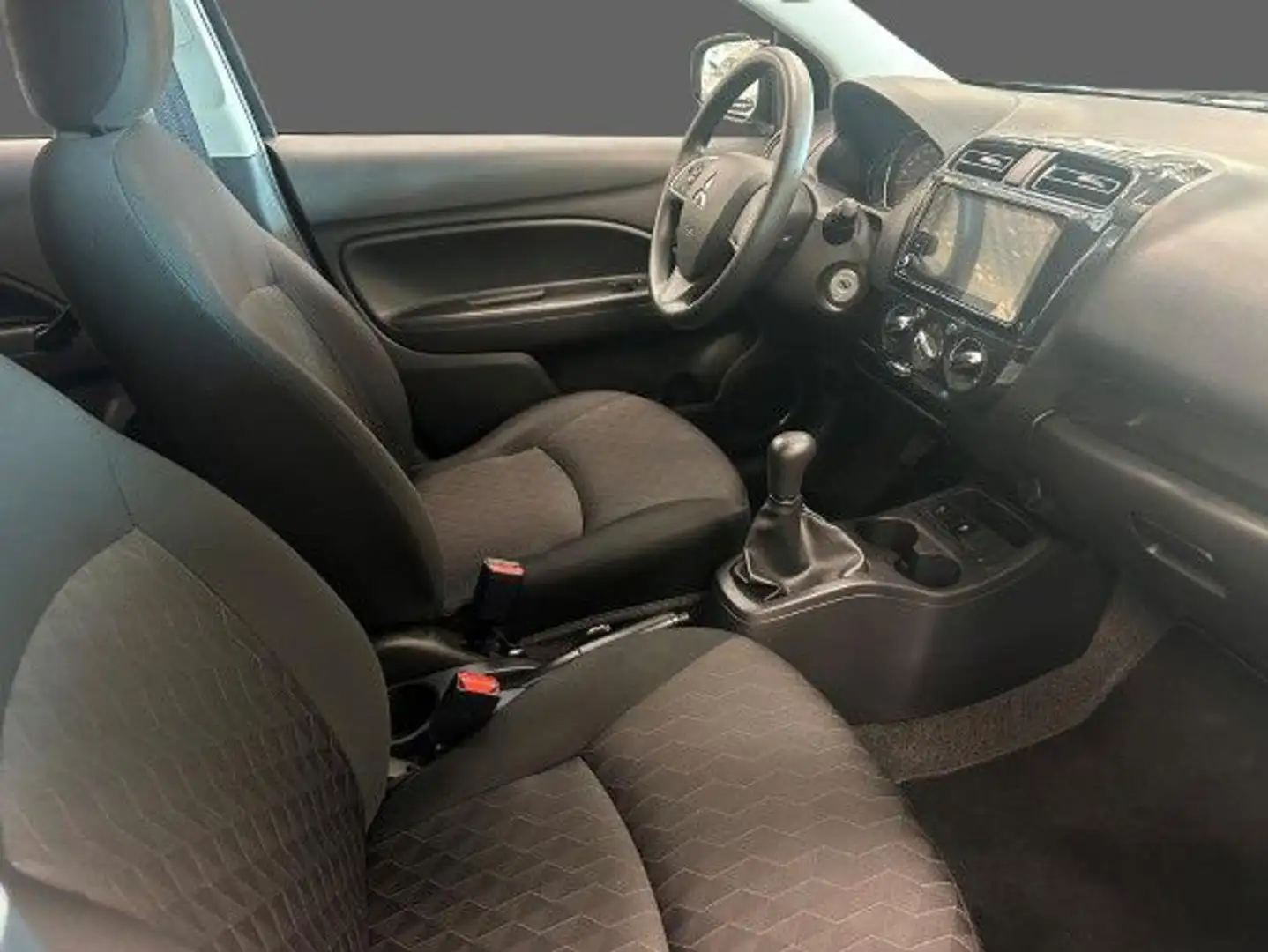 Mitsubishi Space Star 1.2 Invite Schwarz - 2