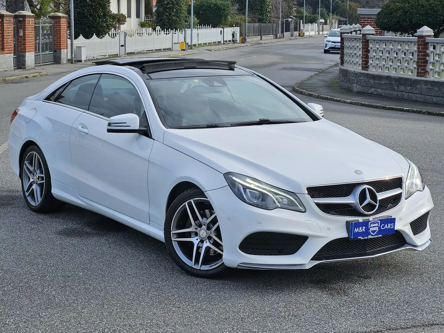 Mercedes-Benz E 350 Coupe d (bt) Premium 258 PAK AMG 9G TRONIC Blanc - 1