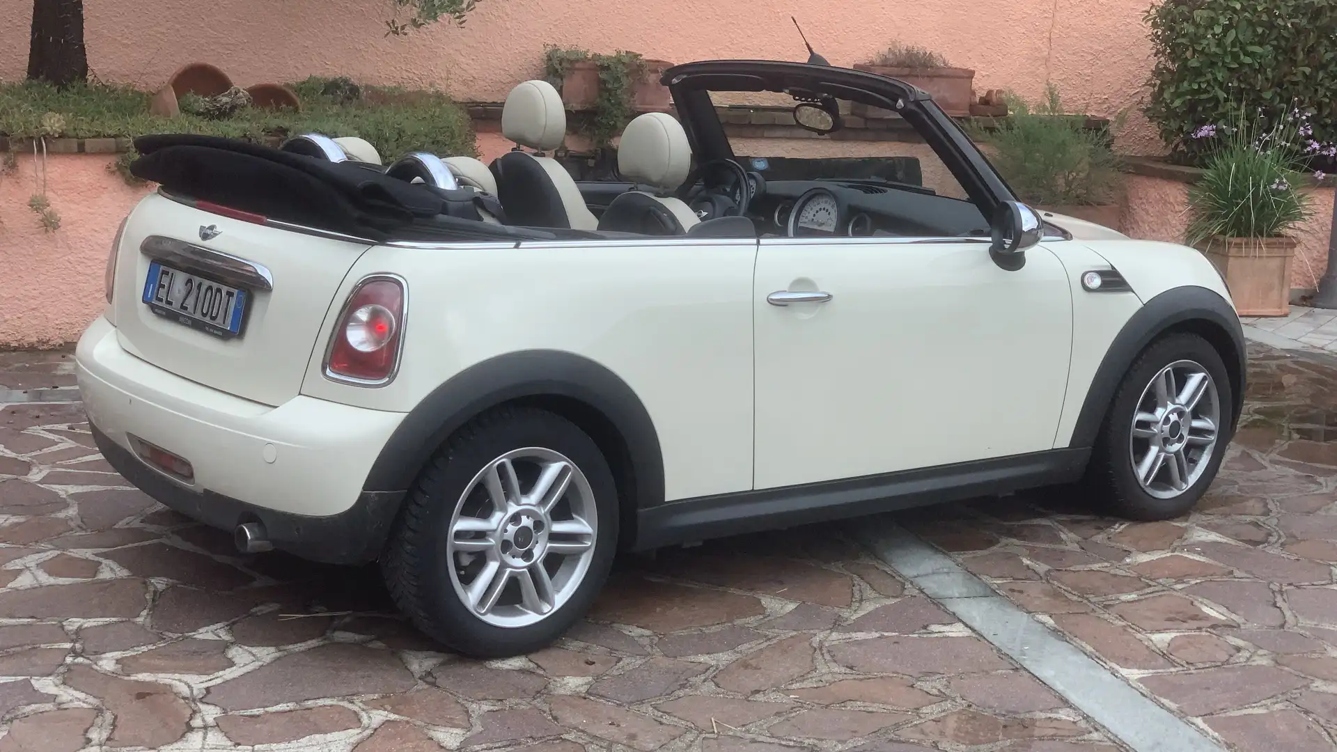 MINI One Cabrio 1.6 s/clima 98cv Beige - 1