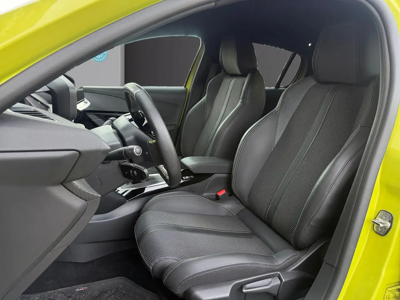 Peugeot 208 208 — photo 10