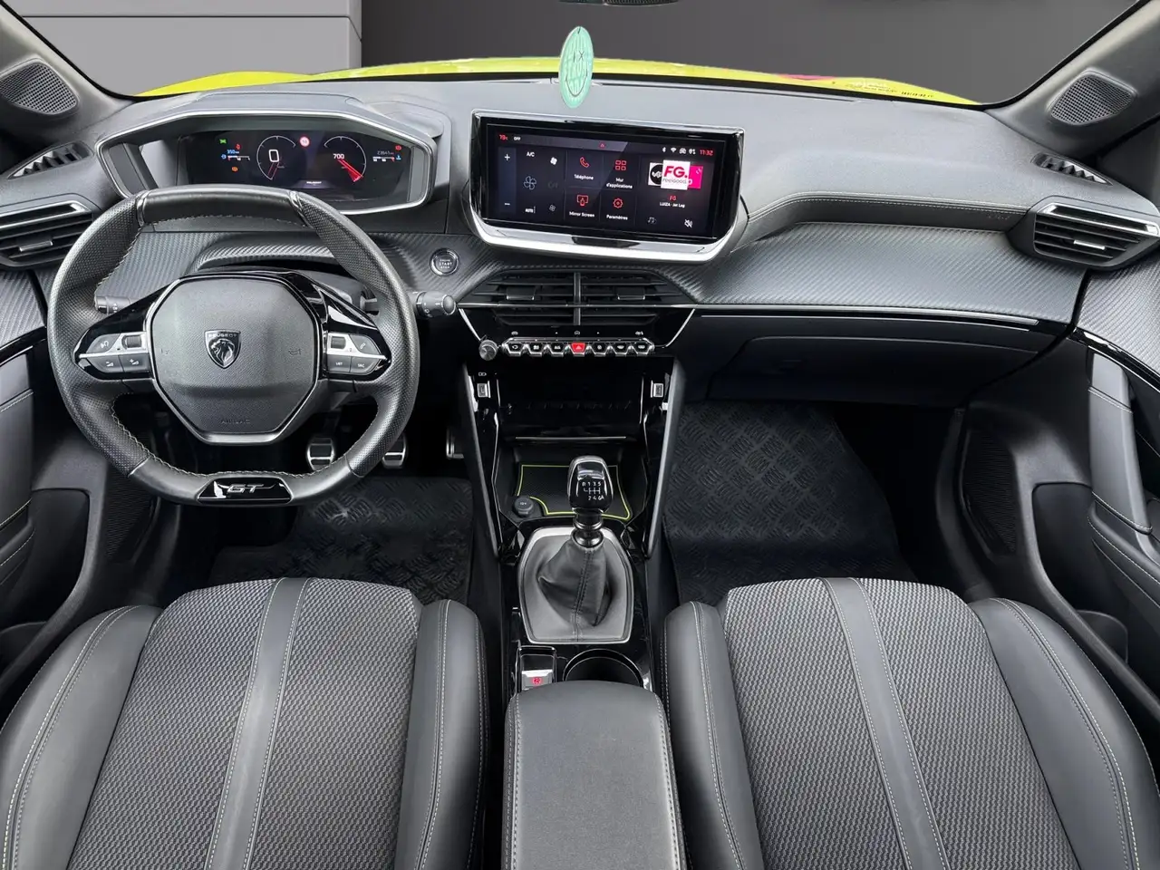 Peugeot 208 208 — photo 2