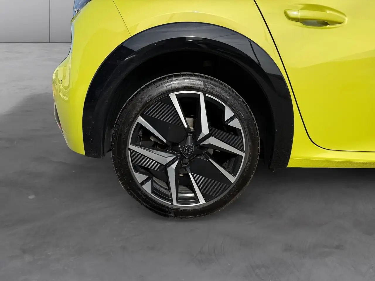 Peugeot 208 208 — photo 17