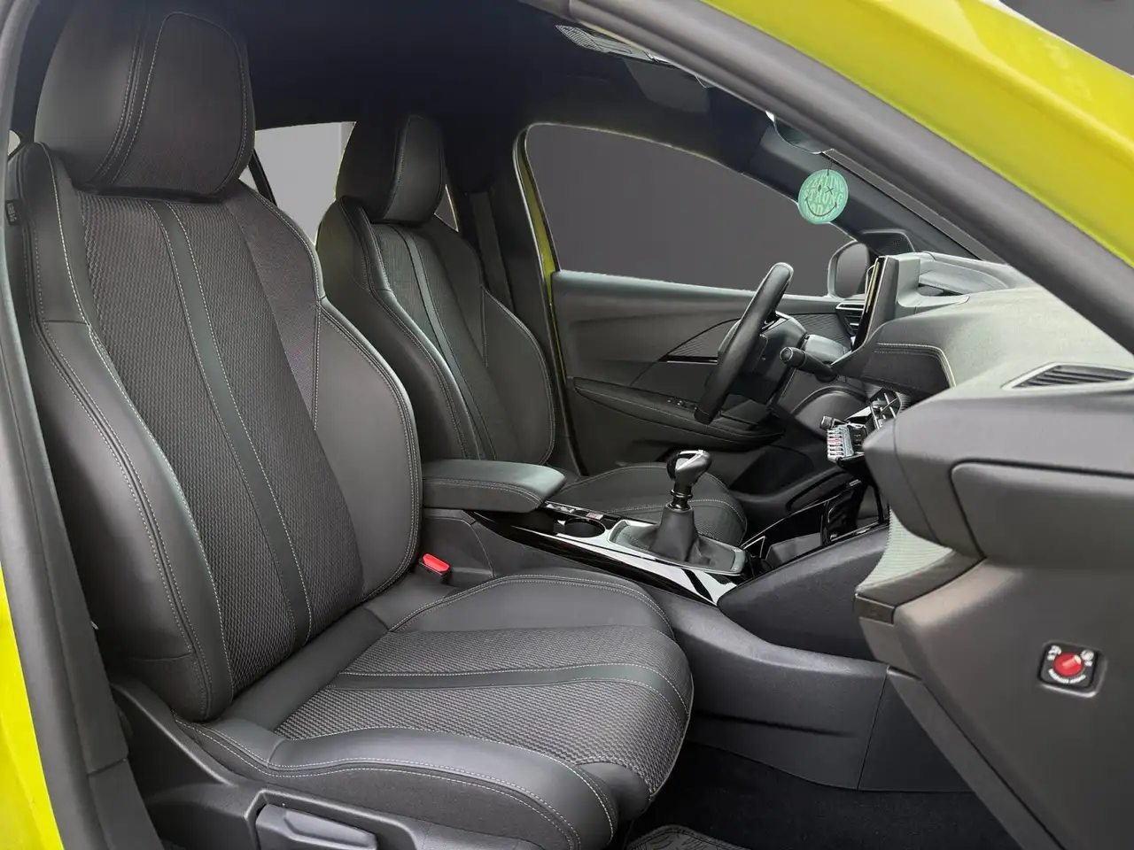 Peugeot 208 208 — photo 9