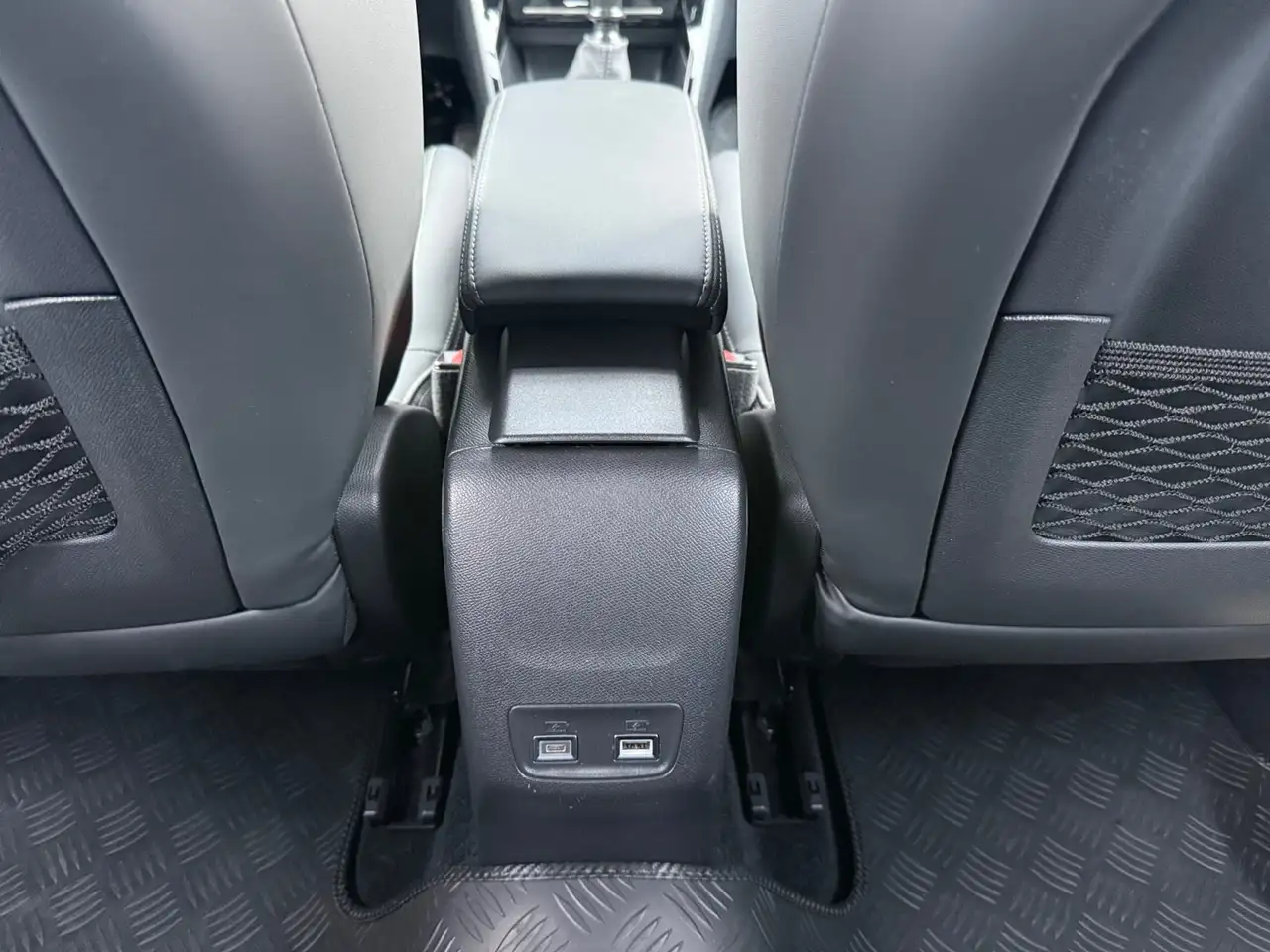 Peugeot 208 208 — photo 20