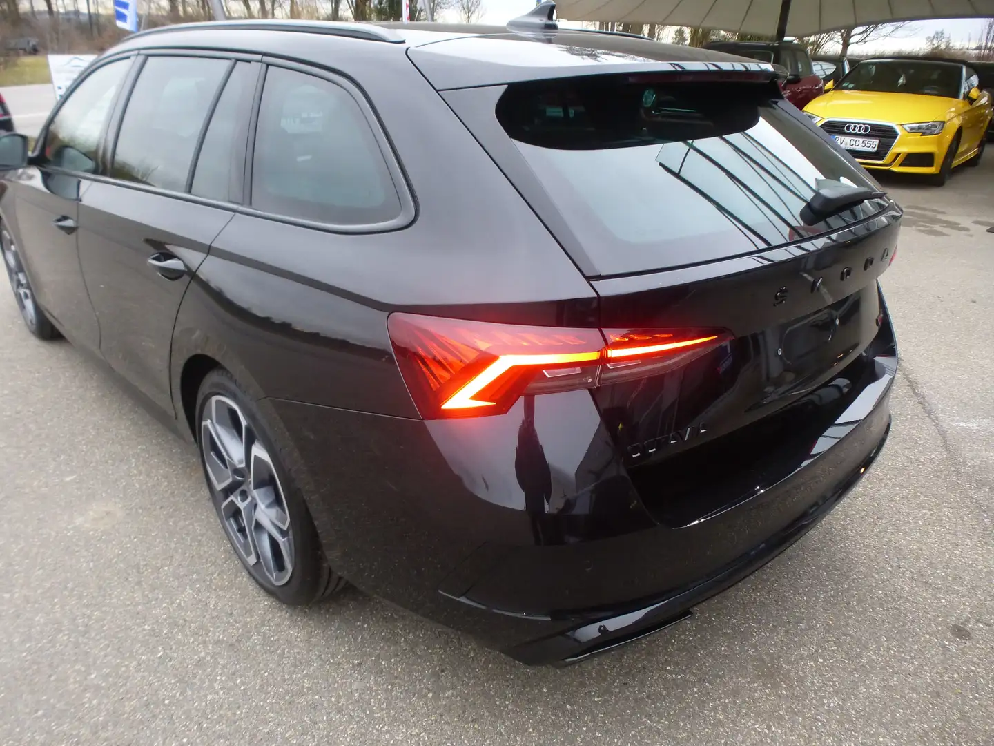 Skoda Octavia RS*SD-Glas*AHK*Ego-Sportsitze*Navi-Col*Spurwe-Ass Noir - 2