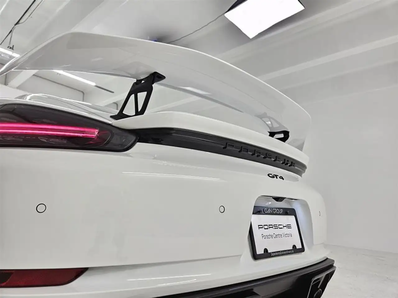 Porsche 718 Cayman photo Porsche 718 Cayman