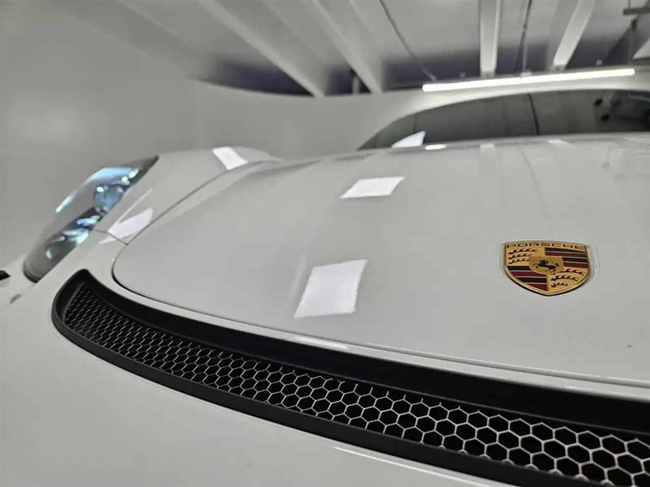 Porsche 718 Cayman photo Porsche 718 Cayman