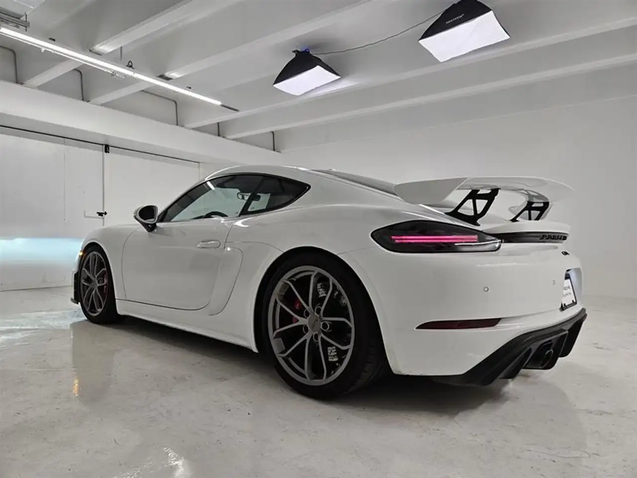 Porsche 718 Cayman photo Porsche 718 Cayman
