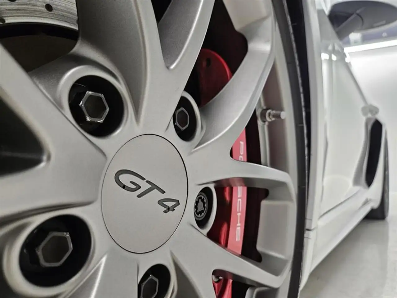 Porsche 718 Cayman photo Porsche 718 Cayman