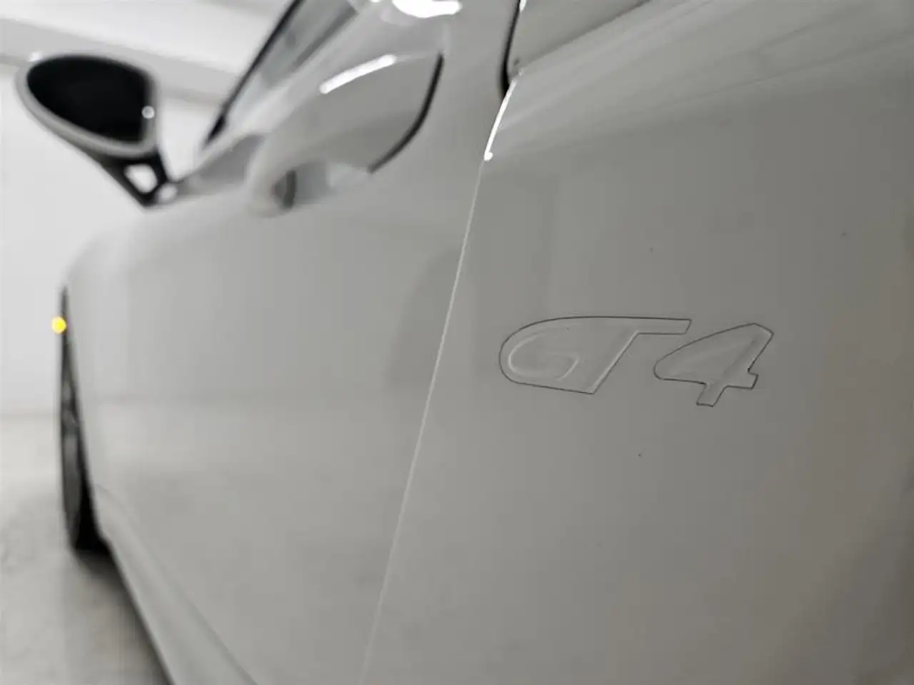 Porsche 718 Cayman photo Porsche 718 Cayman