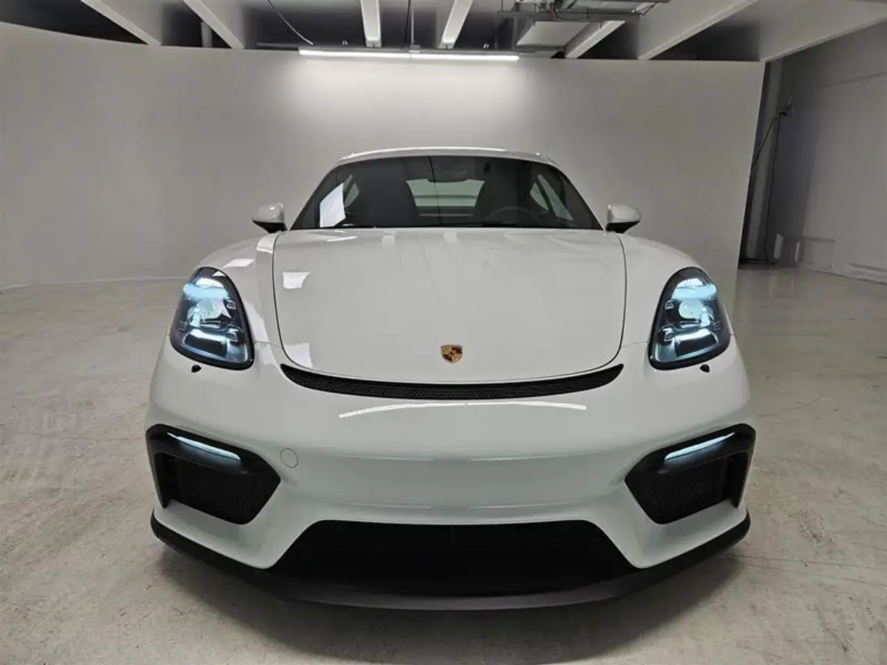 Porsche 718 Cayman photo Porsche 718 Cayman