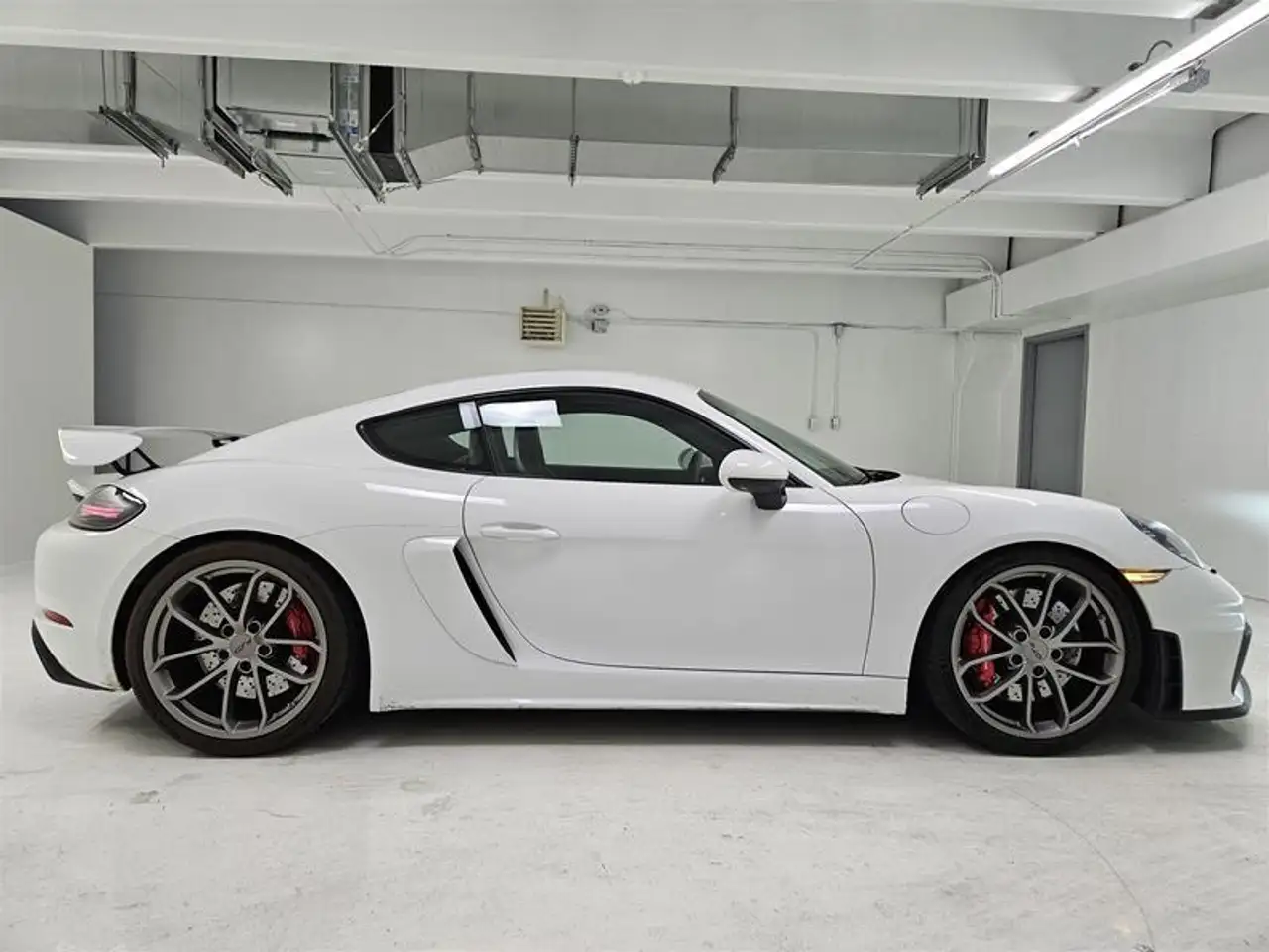 Porsche 718 Cayman photo Porsche 718 Cayman