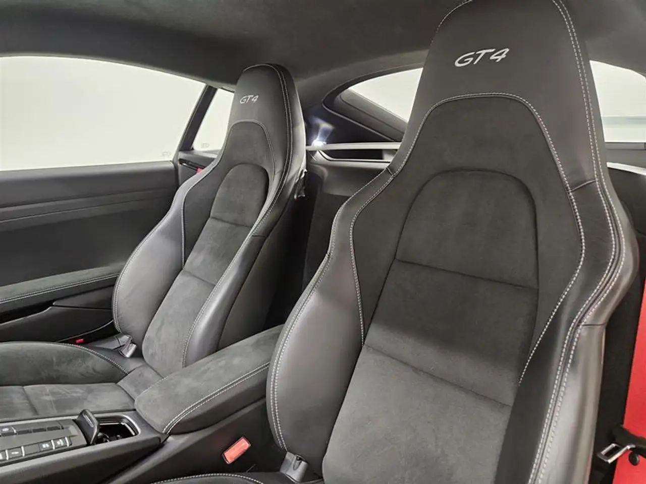 Porsche 718 Cayman photo Porsche 718 Cayman
