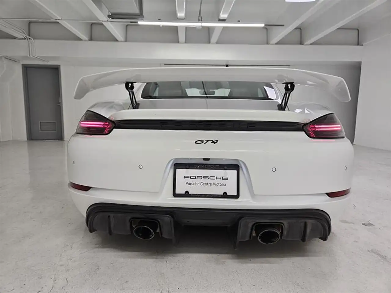 Porsche 718 Cayman photo Porsche 718 Cayman