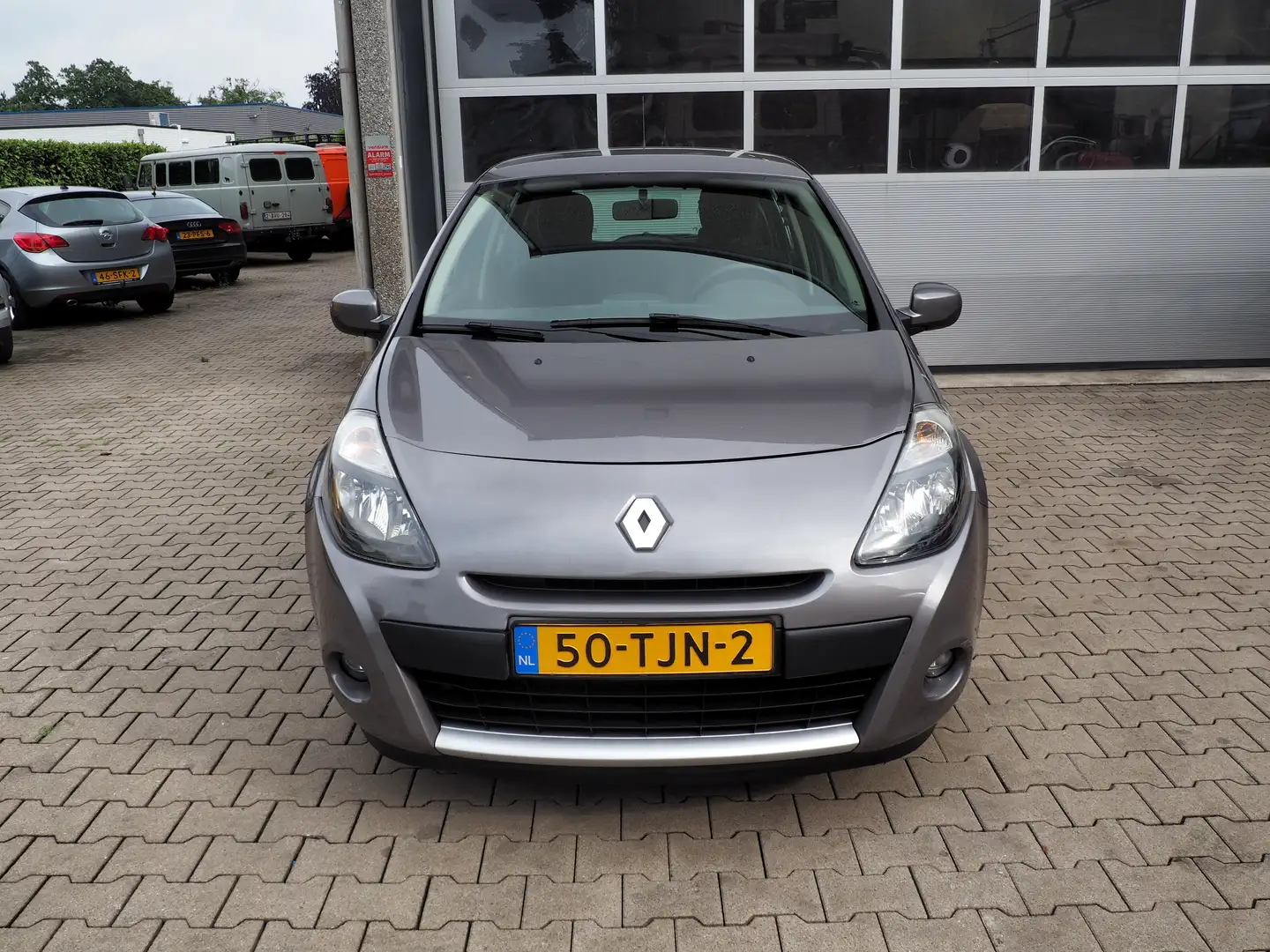 Renault Clio 1.2 TCE Collection AIRCO CRUISE PARKEER S. LM VELG Gris - 2