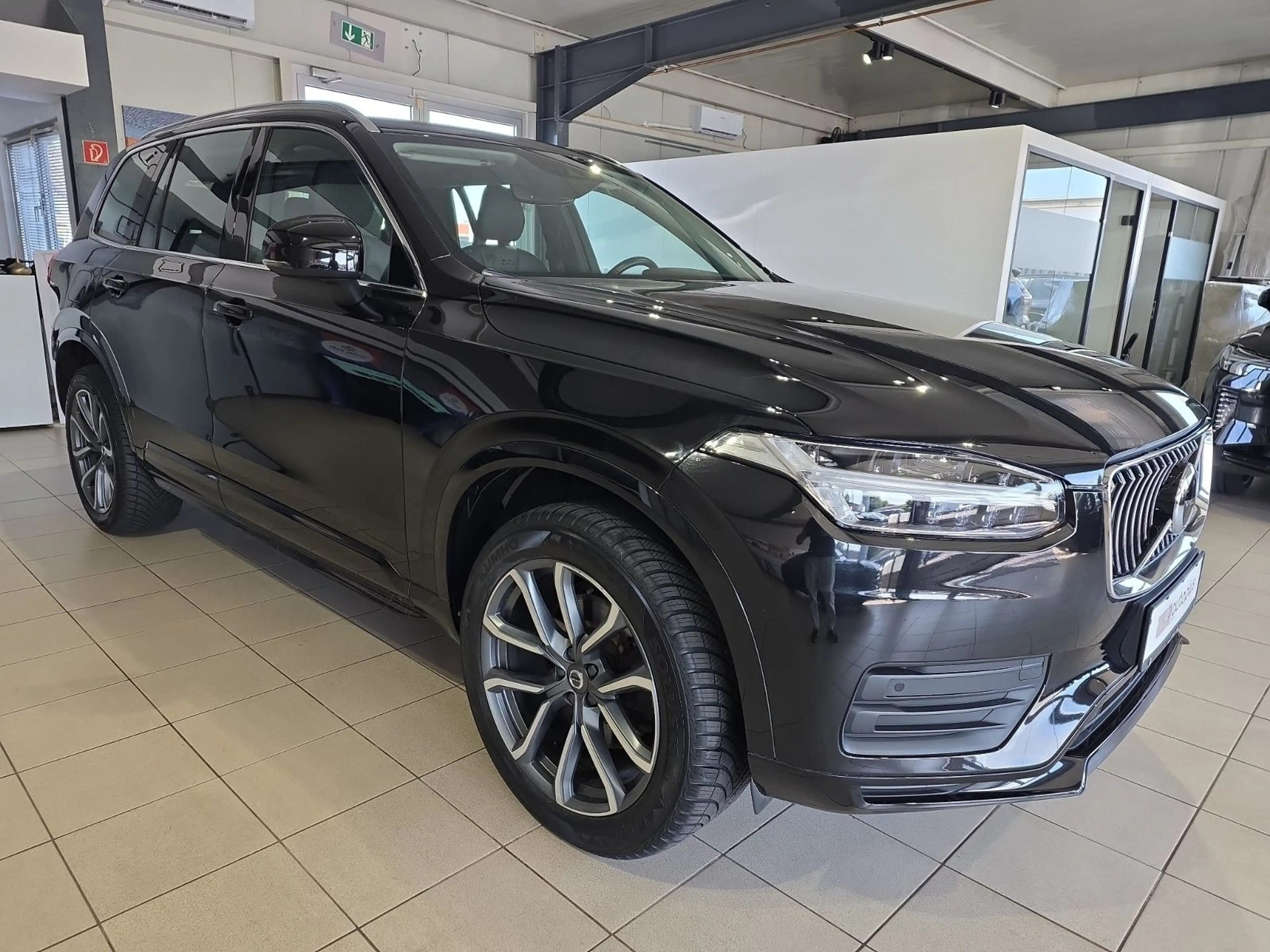 Volvo XC90 B5 (D) Momentum Pro AWD ACC BLIS Kamera LED — photo 5