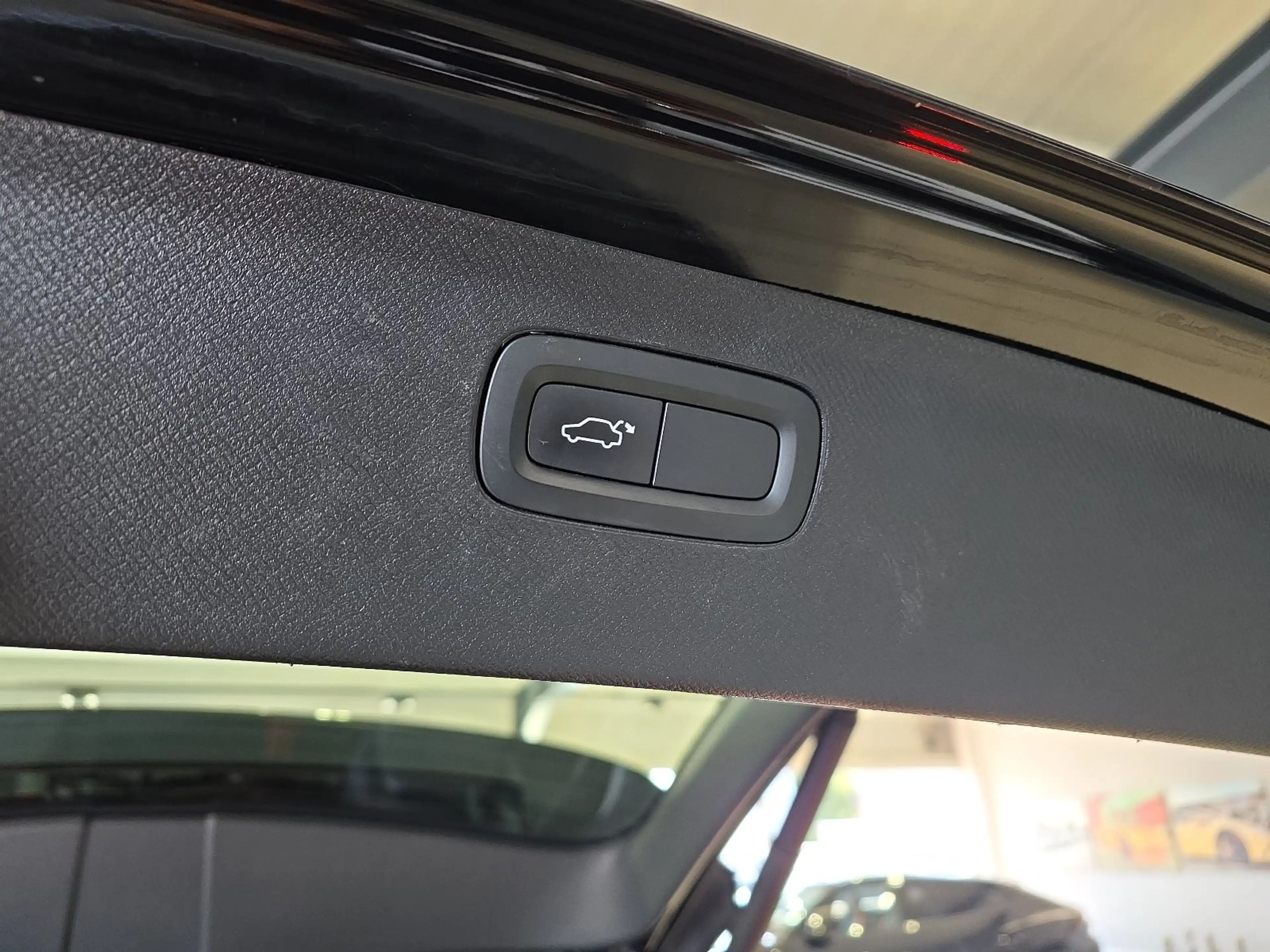 Volvo XC90 B5 (D) Momentum Pro AWD ACC BLIS Kamera LED — photo 15