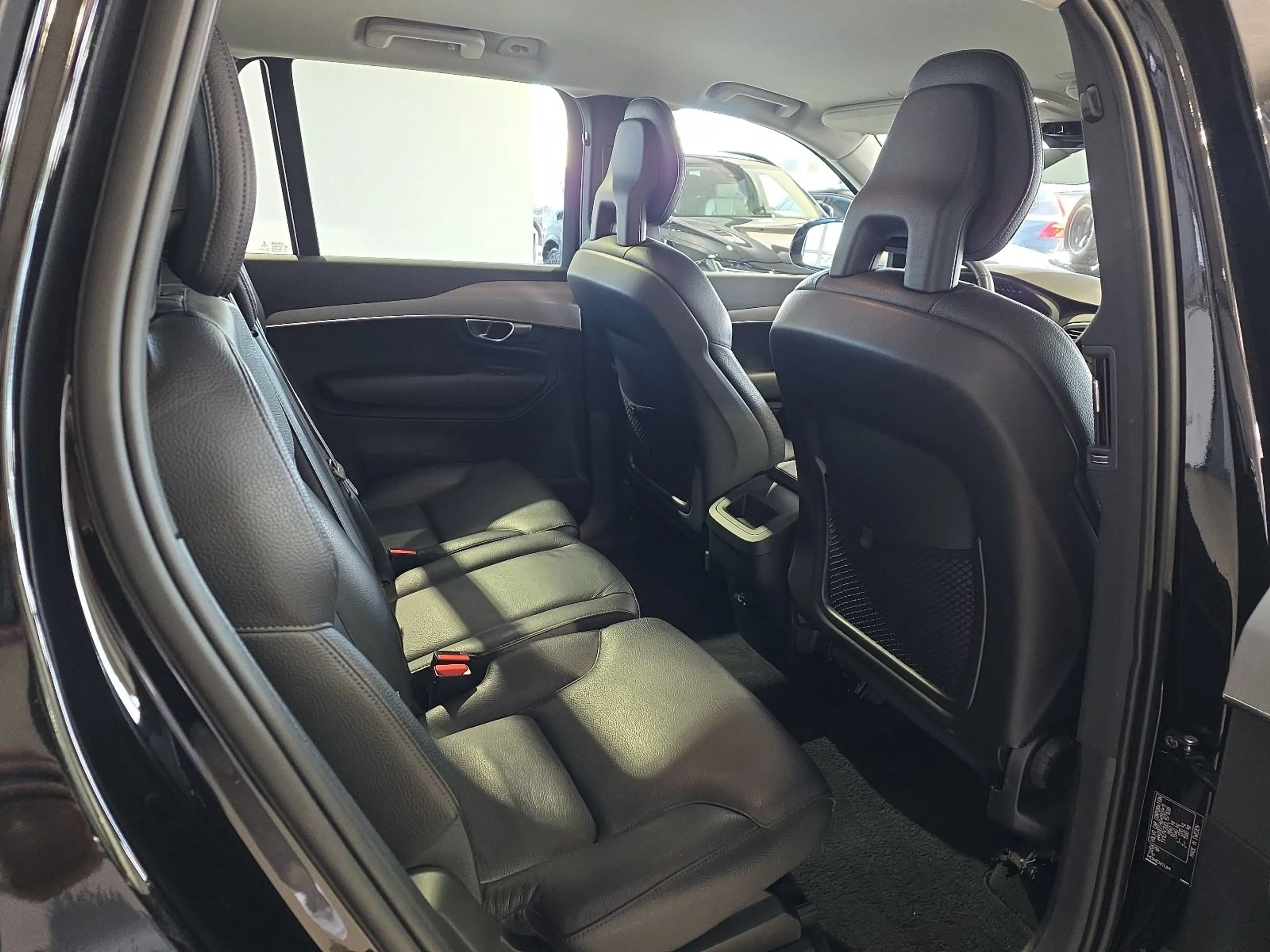 Volvo XC90 B5 (D) Momentum Pro AWD ACC BLIS Kamera LED — photo 13