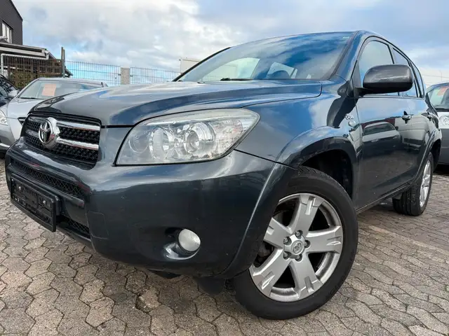 Toyota RAV 4 2.2-l-DCAT 4x4 Leder,Navi,Kamera,Tüv:10/27