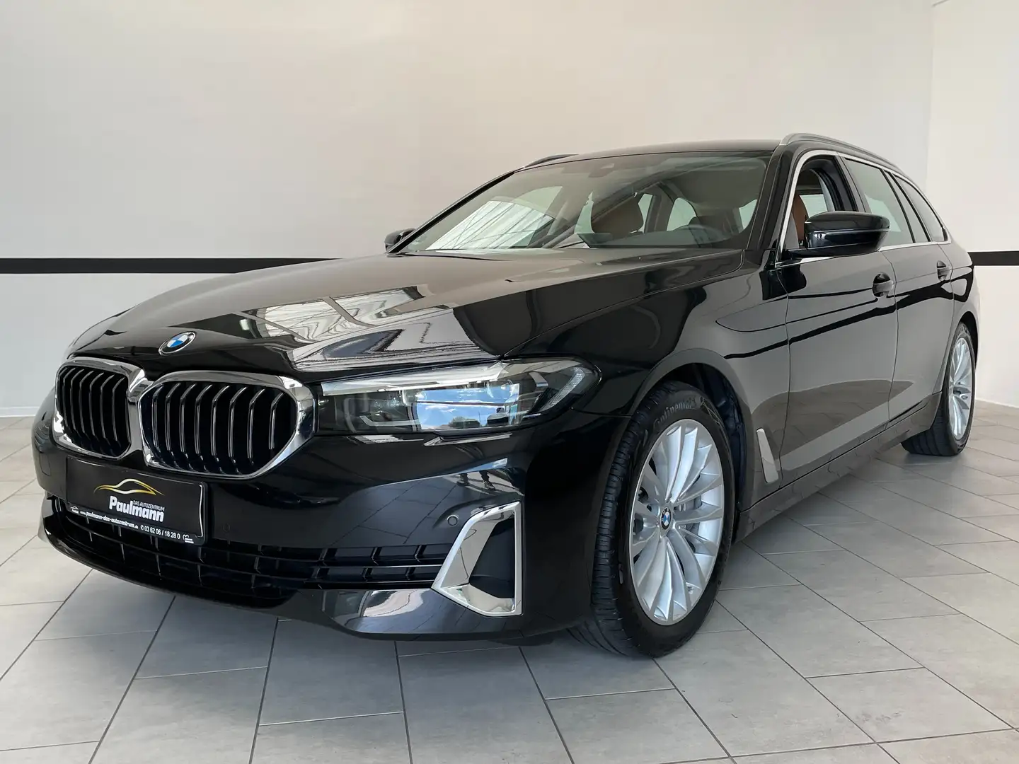 BMW 530 5er Touring Aut. Luxury Line Navi*Leder*LED*1.Hand Schwarz - 1