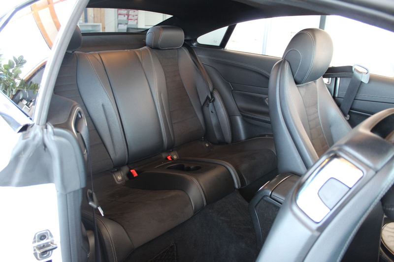 Mercedes-Benz E 300 Coupe AMG Line*NIGHT*PANORAMA*BURMESTER* — photo 12