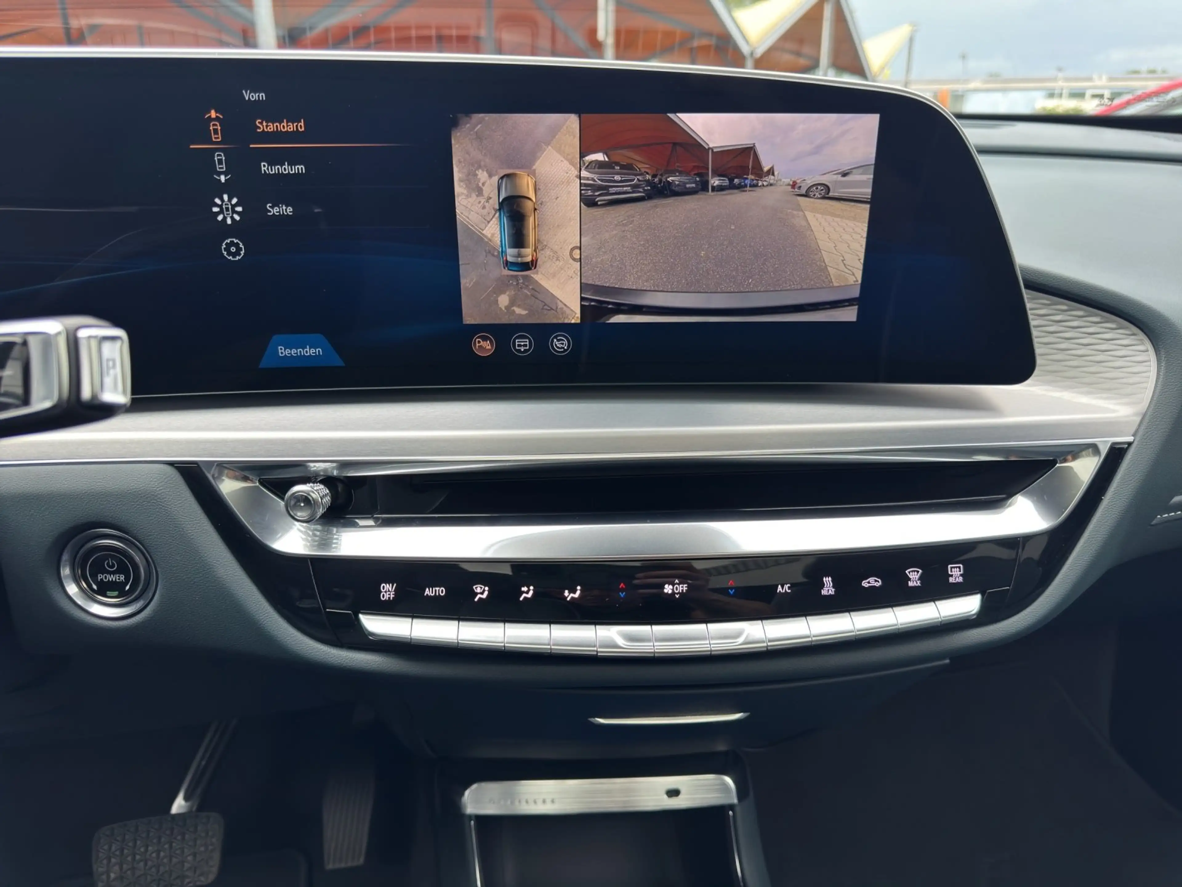 Cadillac Lyriq AWD Sport/PANO-DACH/MASSAGE/360°CAM/ — photo 17