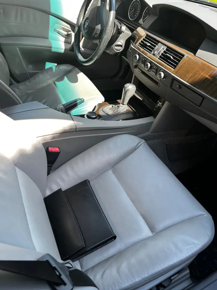 BMW 5 Series снимка BMW 5 Series
