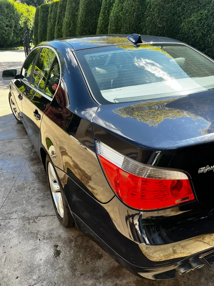 BMW 5 Series снимка BMW 5 Series